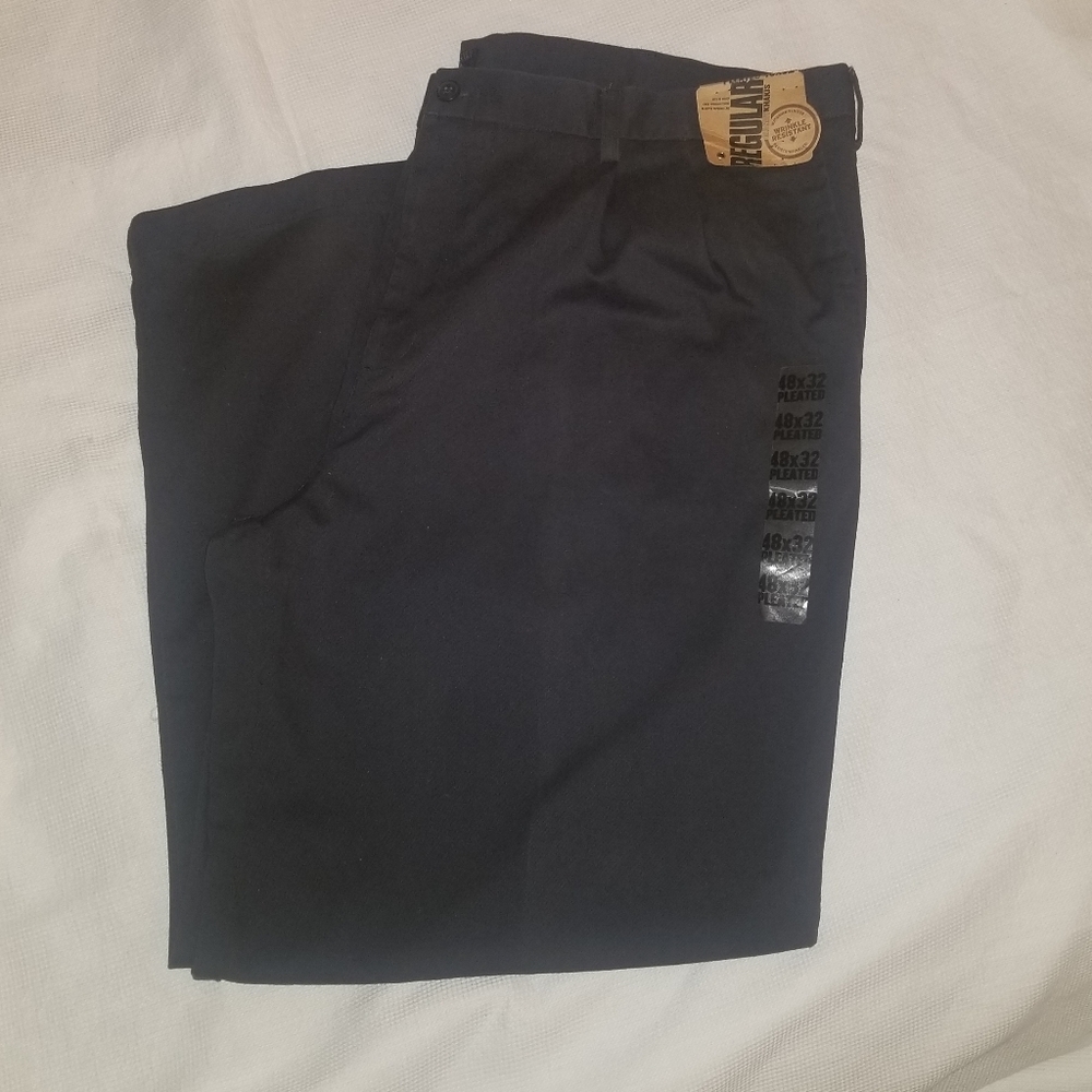NWT Old Navy Khakis Pleated 48X32